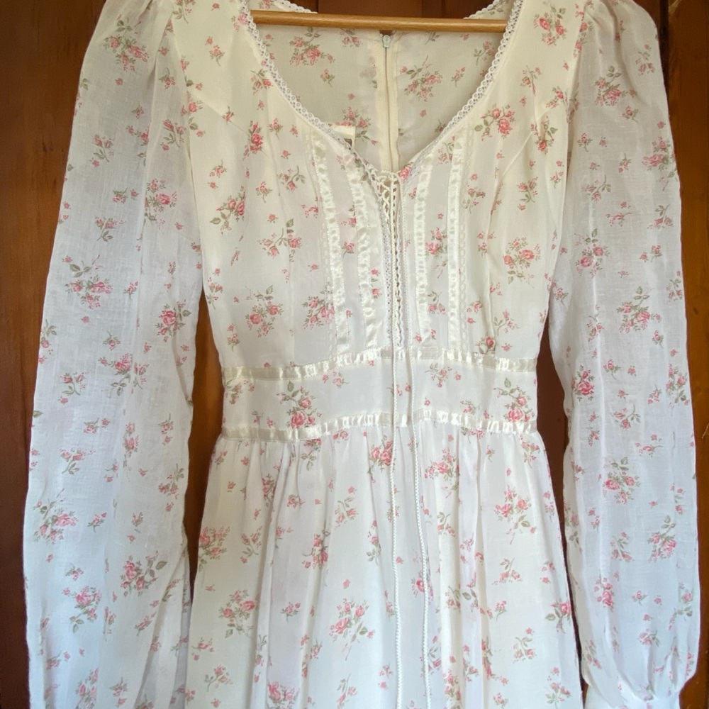 Gunne Sax Cream and Pink Floral Dress